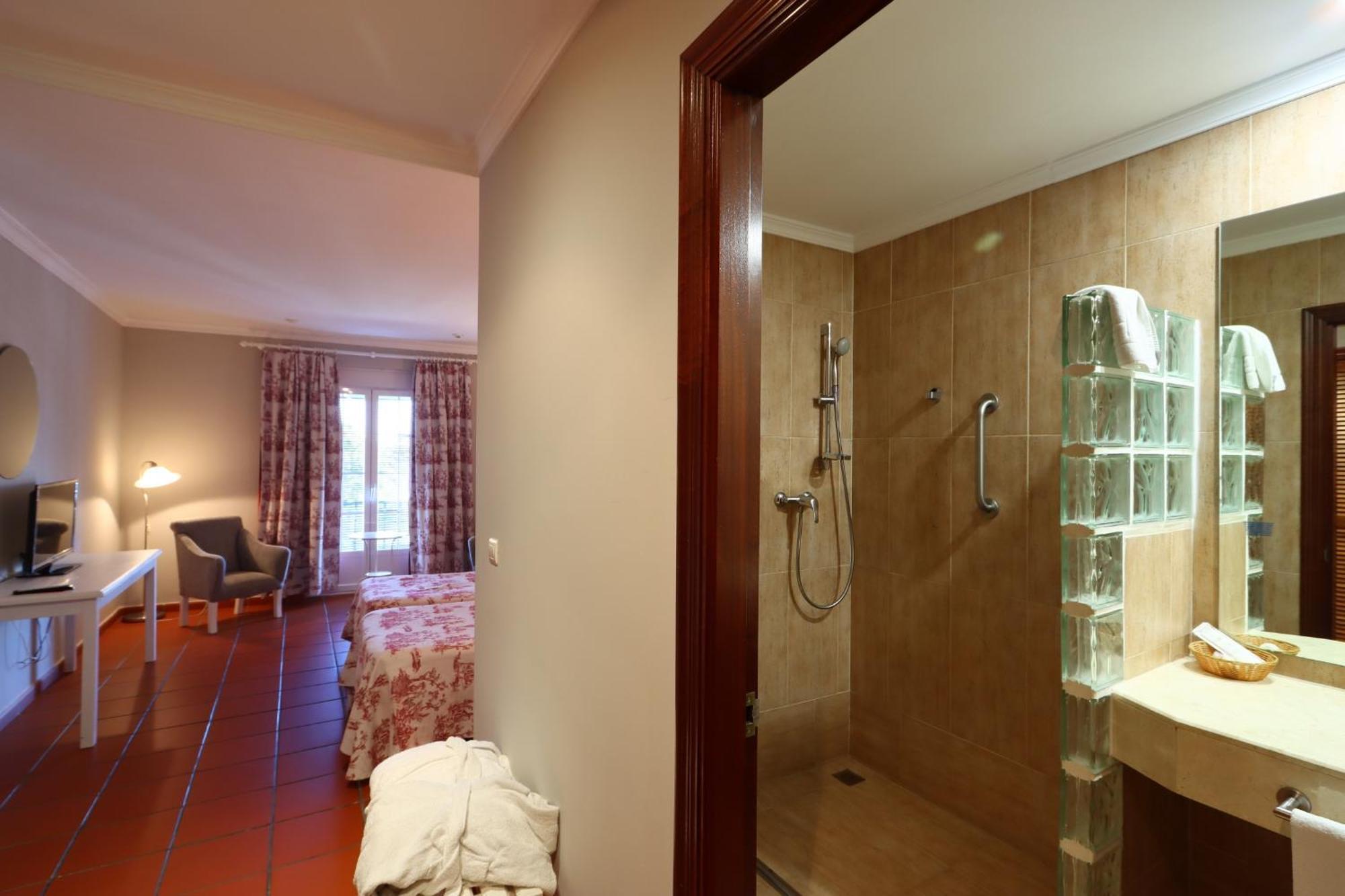 Hotel Varinia Serena - Balneario De Alange Exterior photo