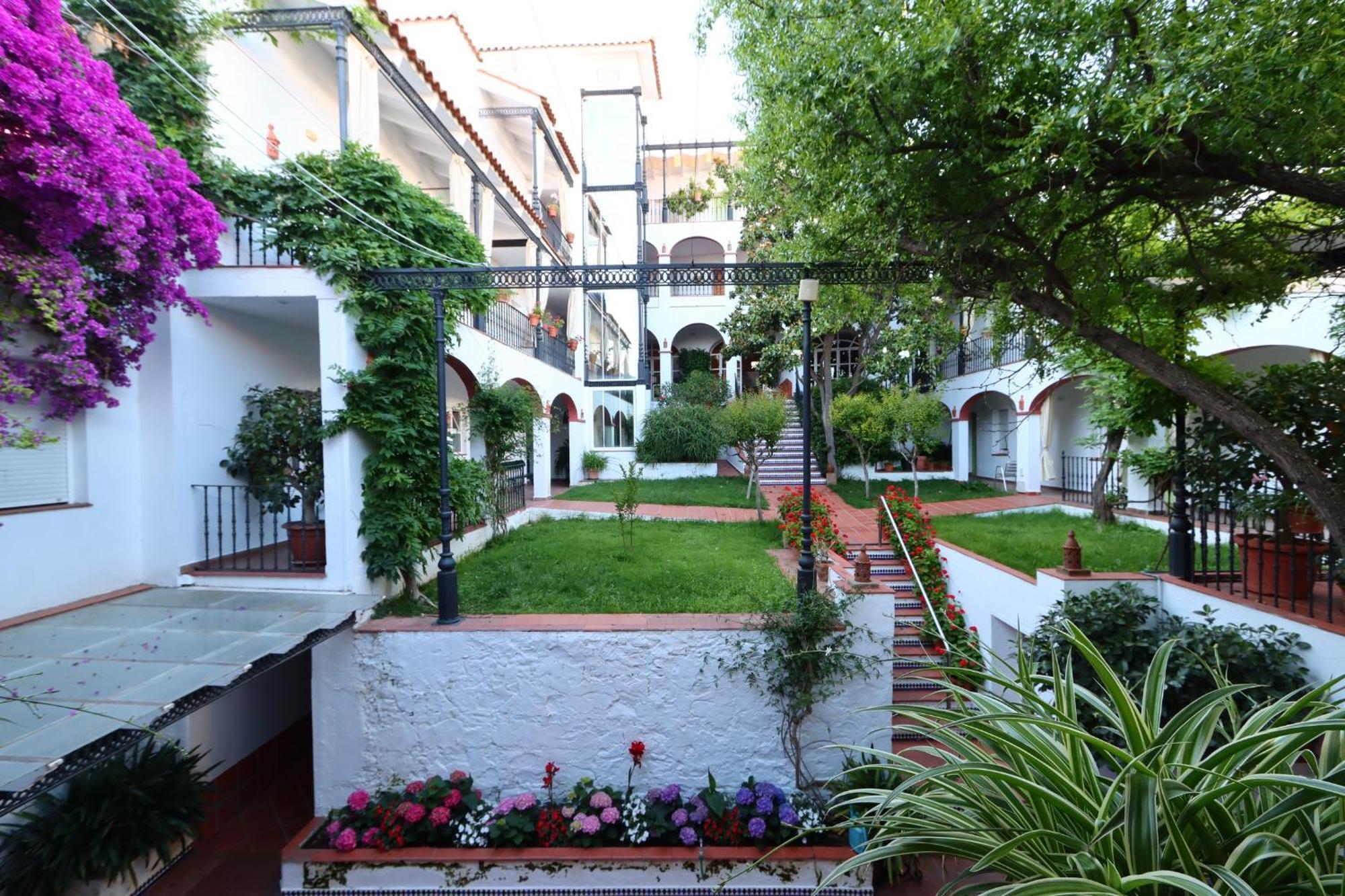 Hotel Varinia Serena - Balneario De Alange Exterior photo