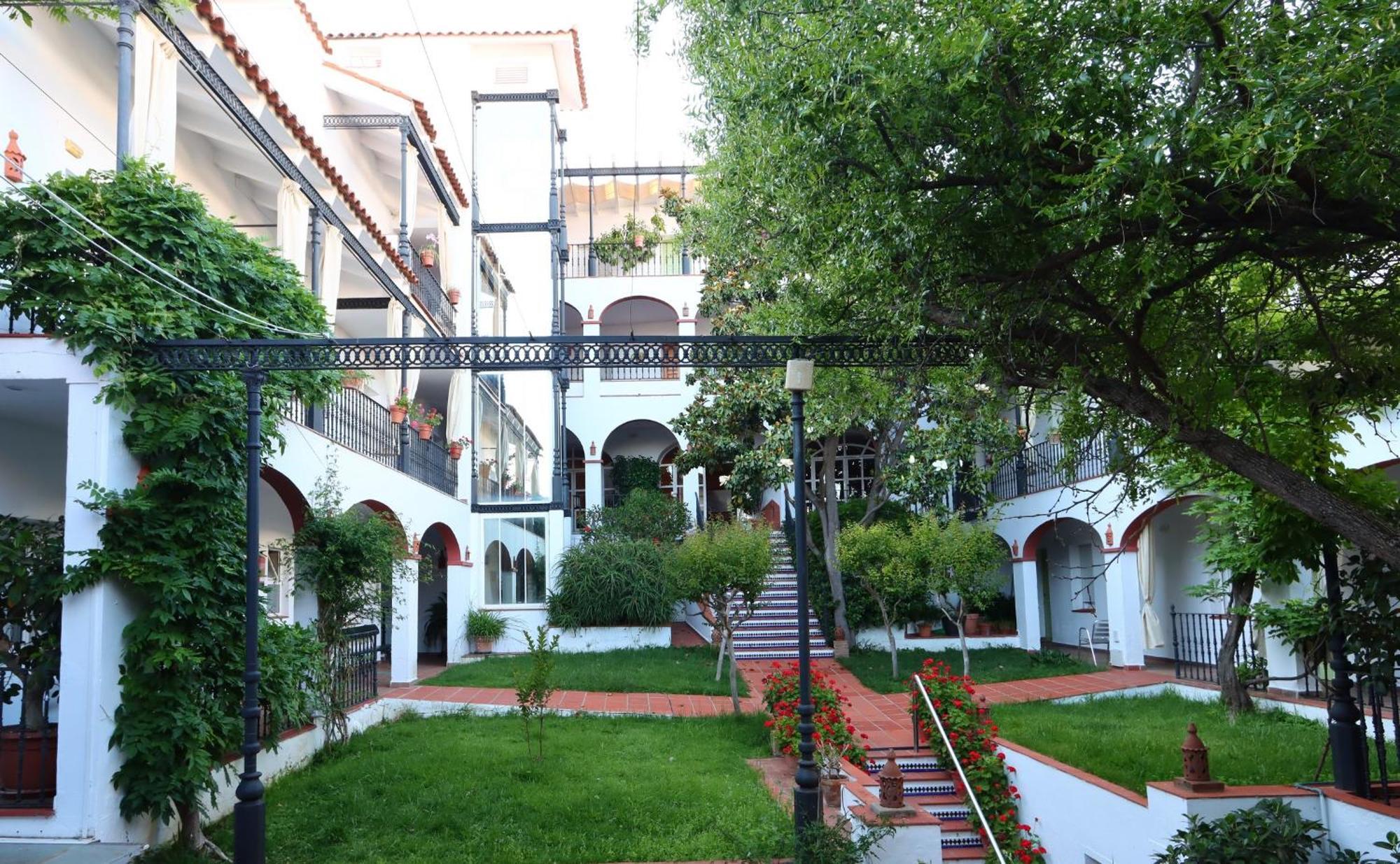 Hotel Varinia Serena - Balneario De Alange Exterior photo