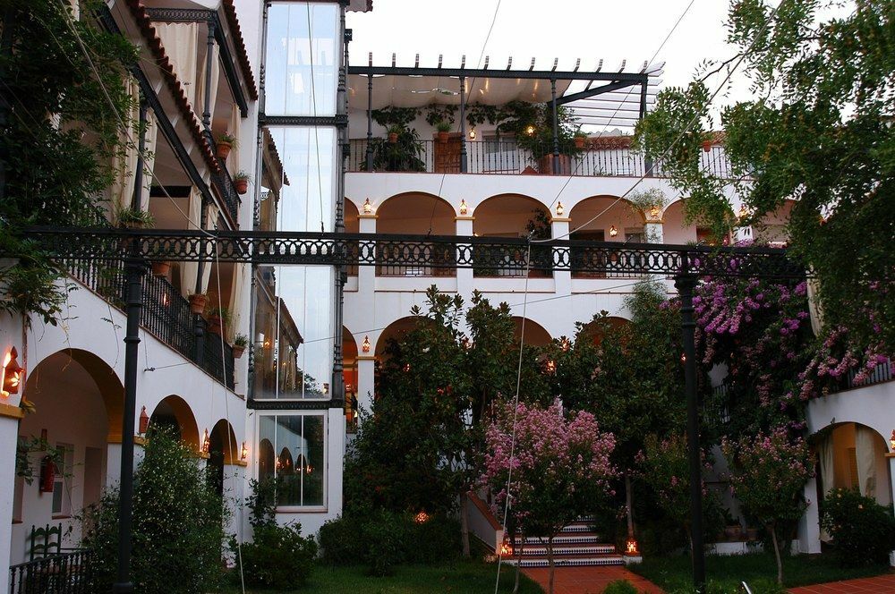 Hotel Varinia Serena - Balneario De Alange Exterior photo
